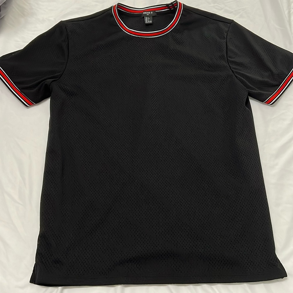 Black t shirt